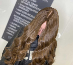 Hair treatment from the front at CR Labs